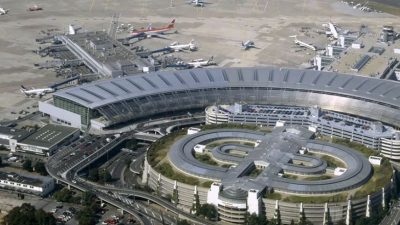 Flughafen Düsseldorf: Messer-Attacke auf Sicherheitsmitarbeiter – Täter (24) „psychisch krank“