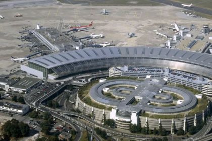 Flughafen Düsseldorf: Messer-Attacke auf Sicherheitsmitarbeiter – Täter (24) “psychisch krank”
