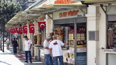 Ratingagentur Fitch stuft Kreditwürdigkeit der Türkei herunter – auf „spekulative Anlage“