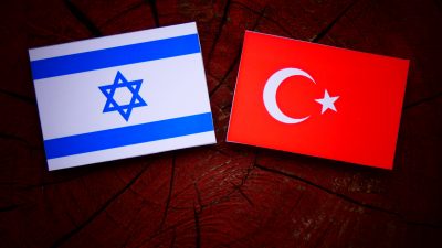 Schlagabtausch: Erdogan vergleicht israelische Staatschefs mit Adolf Hitler – Netanjahu spricht von „dunkler Diktatur“ in der Türkei