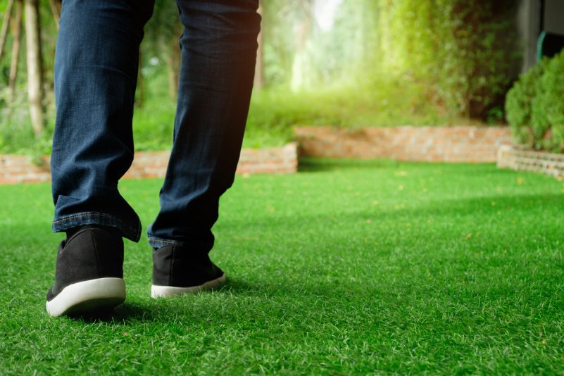 Geldern/NRW: Frau jagt jungen Exhibitionisten im Park