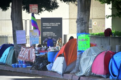 USA: Kommunisten, Antifa und Demokratische Partei verbündet gegen US-Einwanderungsbehörde