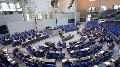 Bundestag kostet im kommenden Jahr fast eine Milliarde Euro