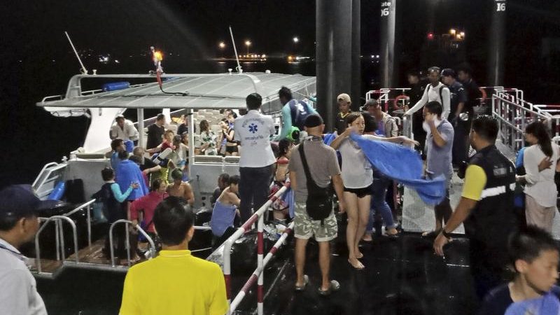 Gesunkene Boote in Thailand: 49 vermisste Touristen