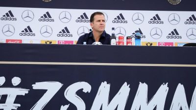 WM-Schuldfrage: „Man hätte überlegen müssen, ob man auf Özil verzichtet“ – Bierhoff nach Kritik an Özil unter Druck