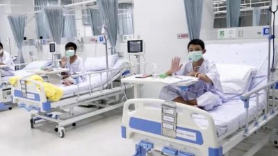 News aus Thailand: Trauer um den ertrunkenen Helfer – Fußballer dürfen Krankenhaus wohl am Donnerstag verlassen