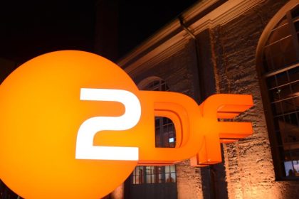 Versehen oder Product-Placement für Linksextremismus? ZDF äußert „Bedauern“ in Kameramann-Affäre
