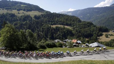 Geraint Thomas erobert Gelb mit Tagessieg in La Rosière