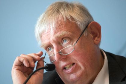NRW-Landesgesundheitsminister: “Wir werden in Nordrhein-Westfalen die Spielplätze nicht schließen”