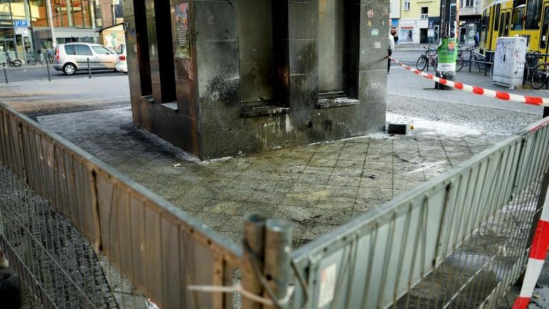 Mit Flüssigkeit übergossen und angezündet: Erneut werden arglose Obdachlose in Berlin attackiert