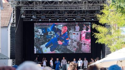 Zugeschaltet von der ISS: Heimatort feiert „Astro-Alex“
