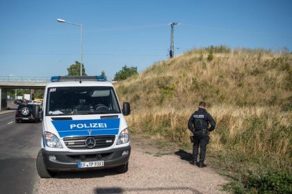 Polizei sucht weiter nach flüchtigem Messerstecher