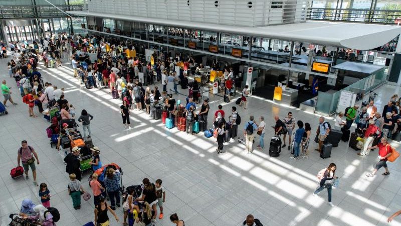 Regierung will Kontrollen an Flughäfen privatisieren