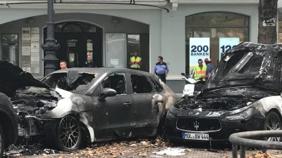 Berlin: Auto, Anhänger, Motorrad – Fünf Brände in zwei Stunden – Polizei geht von Brandstiftung aus