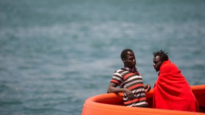 Deutsche Mittelmeer-Aktivisten bergen mehr als 200 Migranten