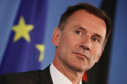 Putin macht die Welt „zu einem gefährlicheren Ort“: Britischer Außenminister fordert neue EU-Sanktionen gegen Russland
