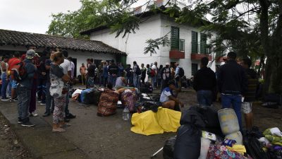 Massenflucht der Venezolaner: Ecuador ruft den Notstand aus – 500.000 Menschen seit Jahresbeginn geflüchtet