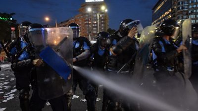 Demo gegen Korruption in Rumänien: Massiver Protest endet mit Zusammenstößen und vielen Verletzten