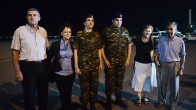 Zwei in der Türkei inhaftierte griechische Soldaten kommen frei
