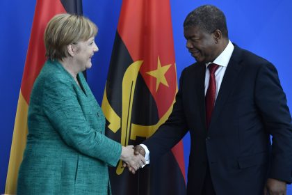 Merkel stellt Angola mehr Kooperation bei Wirtschaft und Rüstungsdeal in Aussicht