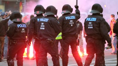 20 Verletzte bei Demos in Chemnitz – Knapp 600 Polizisten im Einsatz