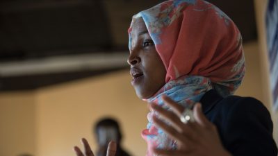Linke Politikerin und Muslimin gewinnt Vorwahl der US-Demokraten in Minnesota