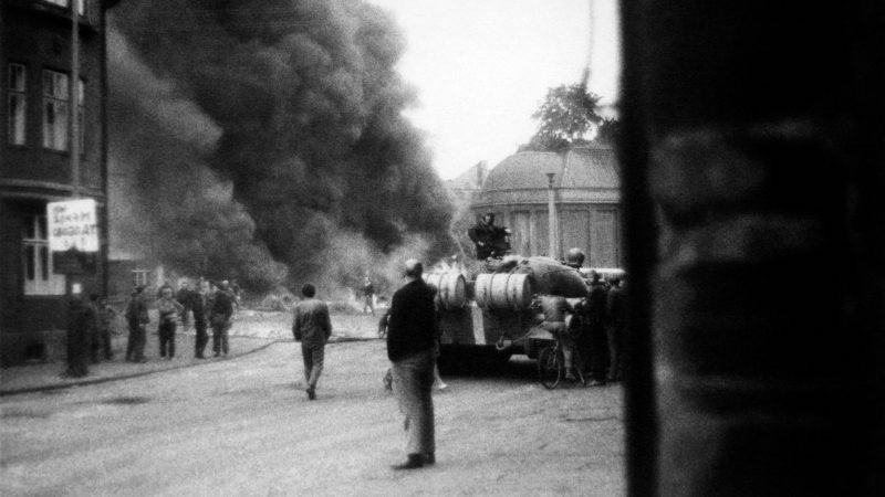 Mit Panzern gegen die eigenen Bürger – Einmarsch 1968 hat das kommunistische Regime entlarvt