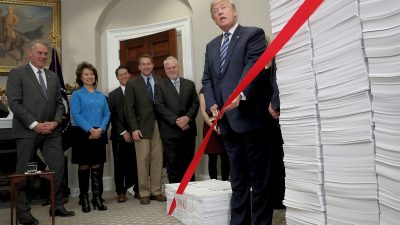 Trumps Entrümpelung der Bürokratie führt in Rekordzeit zu Einsparungen in Milliardenhöhe