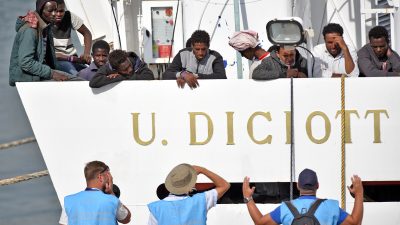 Streit um Migranten-Aufnahme: M5S gegen Aufhebung von Salvinis Immunität
