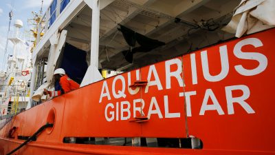 Gibraltar will der „Aquarius“ die Flagge entziehen – Organisationen hinter dem NGO-Schiff wollen weitermachen