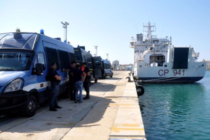 Tuberkulose-Verdacht auf der „Diciotti“ – 16 Betroffene gingen von Bord