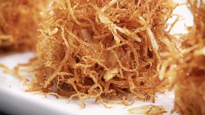 Goldene Kartoffel-Garnelen-Bällchen