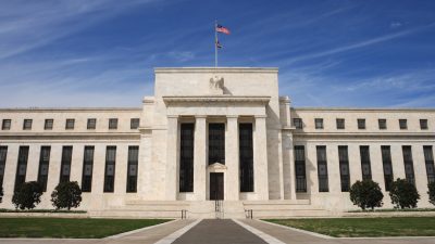 Trump kritisiert die Zinspolitik der US-Notenbank – Bestseller-Autor: Die Fed ist ein Kartell, das nur zum Wohl der Banken agiert