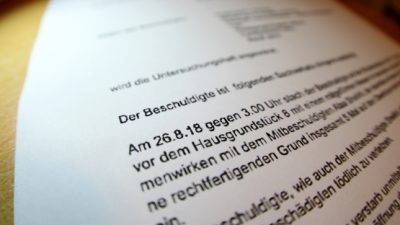 Angeklagt im Fall Chemnitz: JVA-Beamten drohen bis zu 5 Jahren Haft wegen Veröffentlichung von Haftbefehl