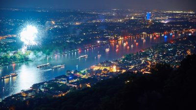 „Rhein in Flammen“ trotz Brandgefahr – 120 000 Zuschauer