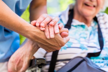 Millionen Deutsche betroffen – Barmer-Report zeigt: Pflegende Angehörige oft überfordert und selbst krank