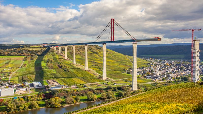 Europas größte Brückenbaustelle: Mega-Bauwerk überspannt Moseltal