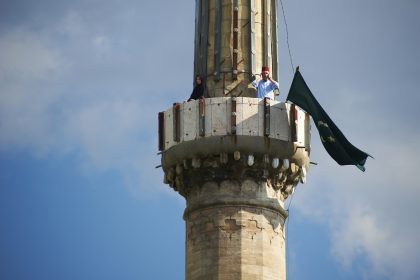 Beleidigung des Islam: Weil Frau sich über Moschee-Lärm beschwerte muss sie 1,5 Jahre ins Gefängnis