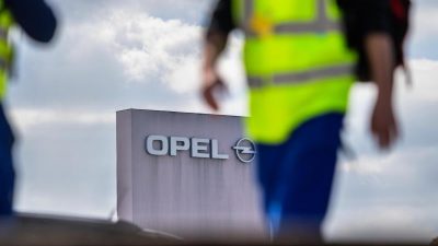 Opel lässt die Auto-Bänder langsamer laufen