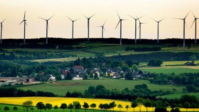Hunderte Windräder in Sachsen vor dem Aus – Grüne wollen Wald für neue Windräder abholzen