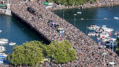 Eine Million Techno-Fans bei Zürcher Street Parade