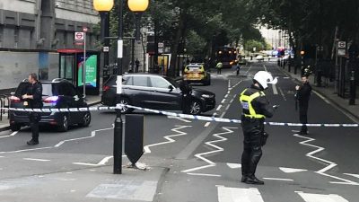 Mann rast in Absperrung – wieder ein Anschlag in London?