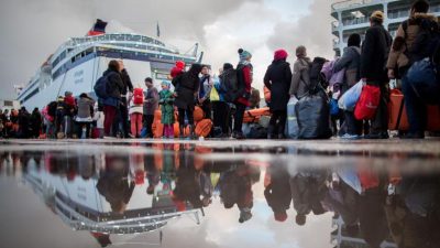 Steigende Zahl von Neuankömmlingen: Griechenland will Asylverfahren für Migranten beschleunigen