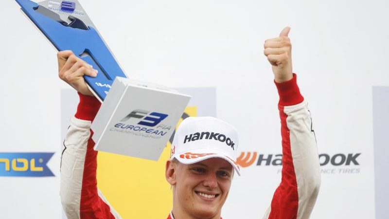 Schumacher gewinnt in Silverstone zweites Formel-3-Rennen
