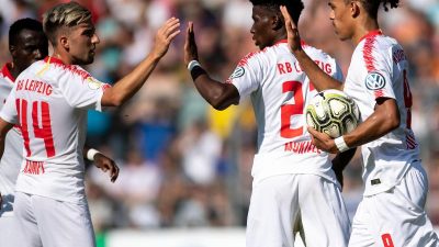 Leipzig und Augsburg mit Mühe im DFB-Pokal weiter