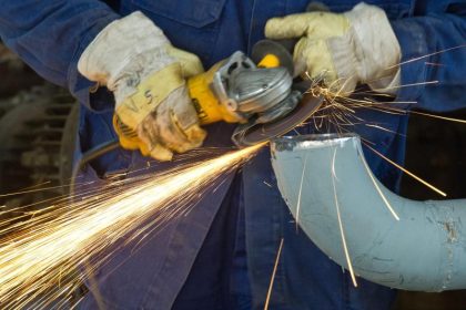 Arbeitnehmer im Osten arbeiten weiter länger als im Westen