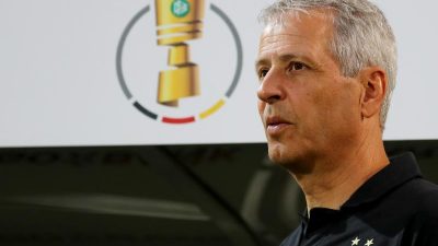 Stürmerfrage: Dortmund-Coach Favre macht keinen Druck