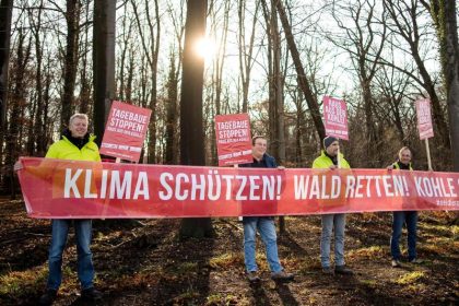 Gewaltsame Polizei durchsucht Aktivistencamp am Hambacher Forst