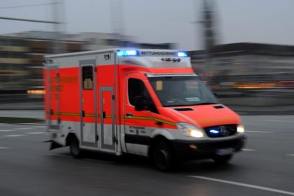 Junger Mann stirbt bei Explosion eines Akku-Ladegeräts