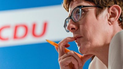 Kramp-Karrenbauer: Maaßen muss schnell Beweise für Äußerungen zu Chemnitz liefern